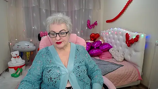 Snapshot of KayleSmoll chatting on February 2025 04:59:02 AM KayleSmoll online show from February 2025 04:59:02 AM