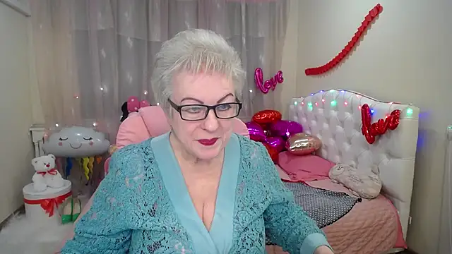 Snapshot of KayleSmoll chatting on February 2025 07:33:01 PM KayleSmoll online show from February 2025 07:33:01 PM