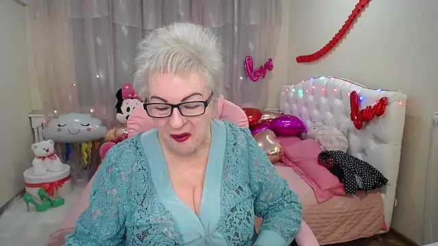 Snapshot of KayleSmoll chatting on February 2025 07:20:02 PM KayleSmoll online show from February 2025 07:20:02 PM