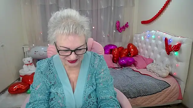 Snapshot of KayleSmoll chatting on February 2025 10:20:01 PM KayleSmoll online show from February 2025 10:20:01 PM