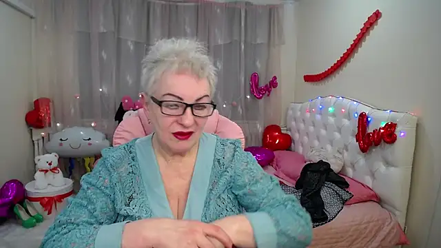 Snapshot of KayleSmoll chatting on February 2025 07:35:01 PM KayleSmoll online show from February 2025 07:35:01 PM