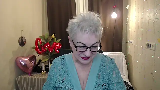 Snapshot of KayleSmoll chatting on February 2025 10:31:02 PM KayleSmoll online show from February 2025 10:31:02 PM