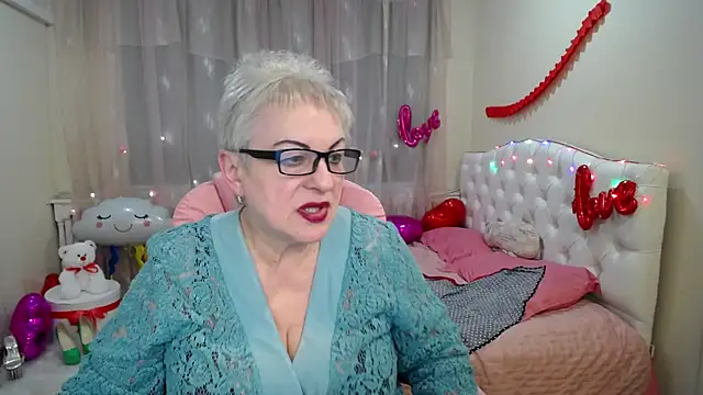 Snapshot of KayleSmoll chatting on February 2025 04:52:01 AM KayleSmoll online show from February 2025 04:52:01 AM