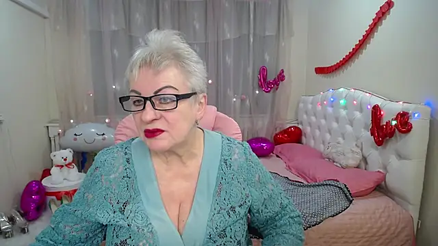 Snapshot of KayleSmoll chatting on February 2025 07:46:01 PM KayleSmoll online show from February 2025 07:46:01 PM