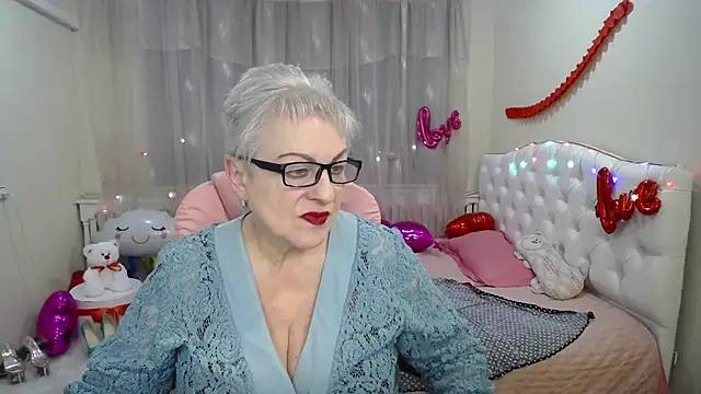 Snapshot of KayleSmoll chatting on March 2025 10:38:02 PM KayleSmoll online show from March 2025 10:38:02 PM