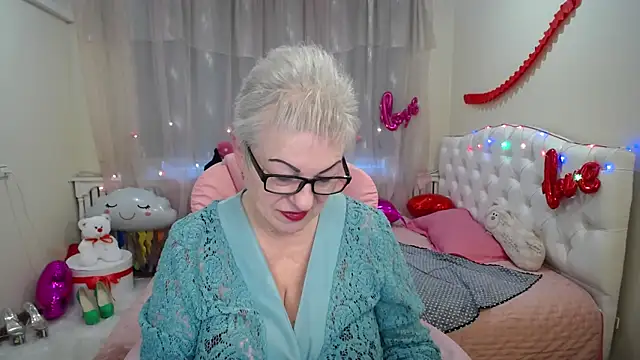 Snapshot of KayleSmoll chatting on March 2025 05:17:02 AM KayleSmoll online show from March 2025 05:17:02 AM