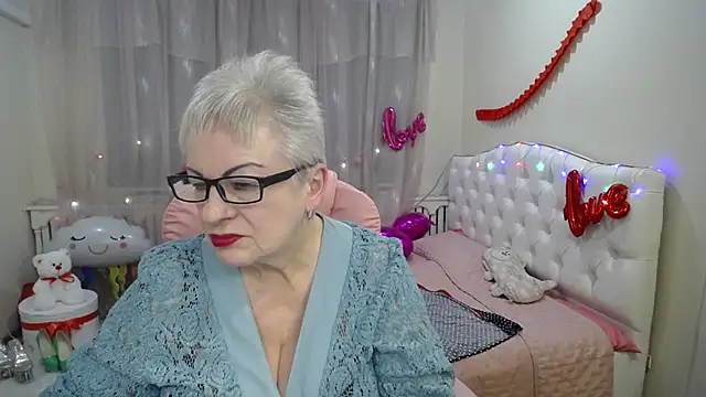 Snapshot of KayleSmoll chatting on March 2025 10:17:02 PM KayleSmoll online show from March 2025 10:17:02 PM