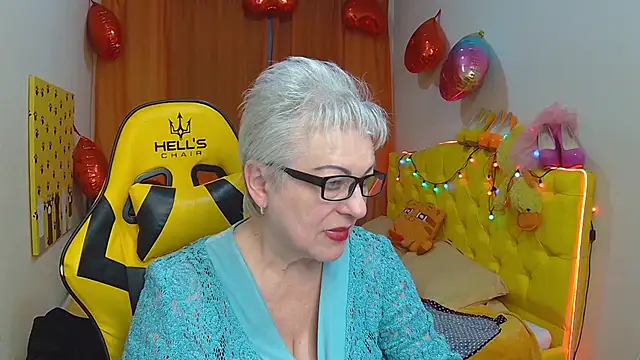 Snapshot of KayleSmoll chatting on March 2025 01:53:02 AM KayleSmoll online show from March 2025 01:53:02 AM