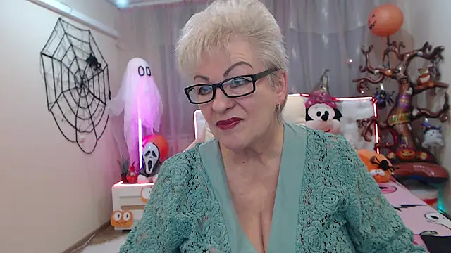 Snapshot of KayleSmoll chatting on November 2025 07:36:02 PM KayleSmoll online show from November 2025 07:36:02 PM