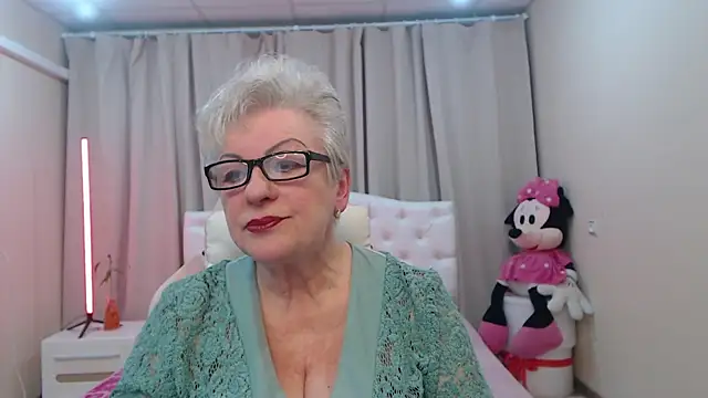 KayleSmoll online show from April 2026 06:39:01 PM