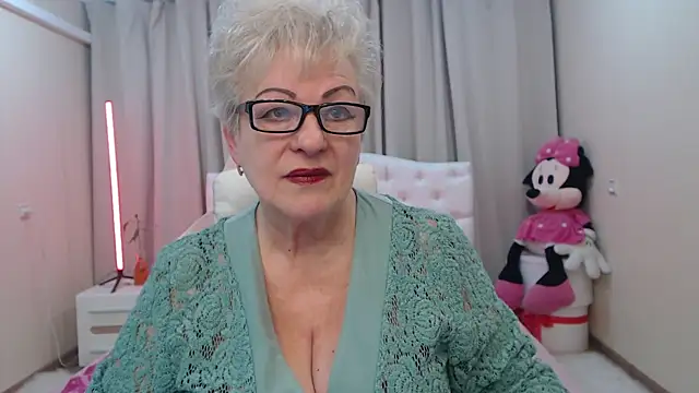 KayleSmoll online show from May 2026 06:34:02 PM