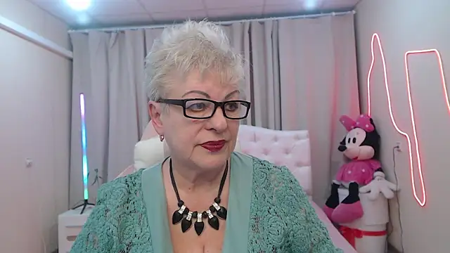 KayleSmoll online show from May 2026 06:36:02 PM