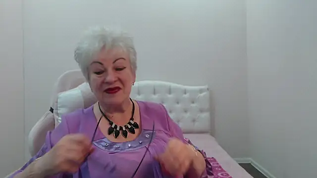 KayleSmoll online show from July 2026 06:33:01 PM