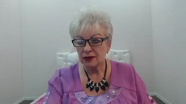 KayleSmoll online show from July 2026 06:28:01 PM