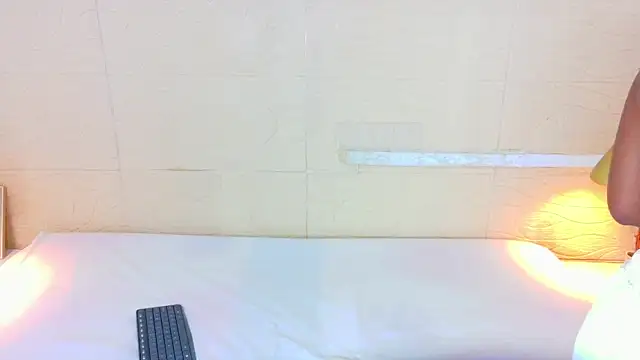 Snapshot of Shamiraa_moore chatting on December 2025 06:37:02 PM Shamiraa moore online show from December 2025 06:37:02 PM