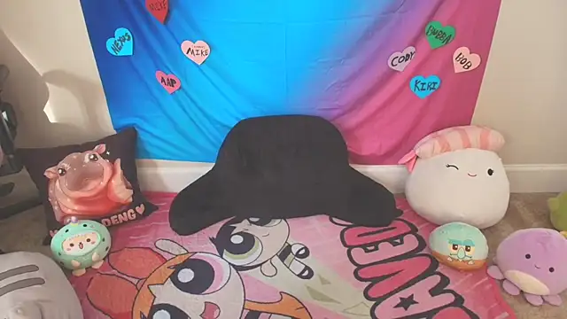 Snapshot of MilkyBunny chatting on December 2025 06:15:01 PM MilkyBunny online show from December 2025 06:15:01 PM