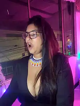 Snapshot of Sofythom1 chatting on December 2024 07:15:02 AM Sofythom1 online show from December 2024 07:15:02 AM