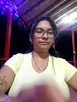 Snapshot of Sofythom1 chatting on December 2024 01:02:02 AM Sofythom1 online show from December 2024 01:02:02 AM