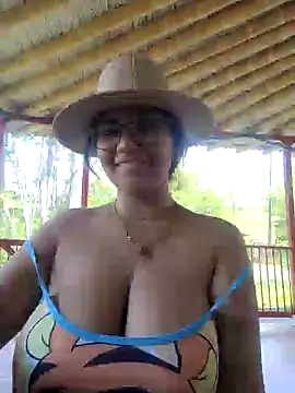 Snapshot of Sofythom1 chatting on December 2024 04:17:01 PM Sofythom1 online show from December 2024 04:17:01 PM