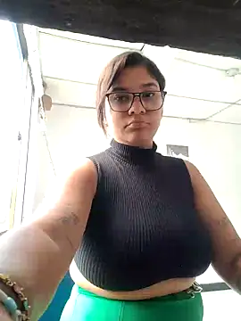 Snapshot of Sofythom1 chatting on December 2024 07:22:02 PM Sofythom1 online show from December 2024 07:22:02 PM