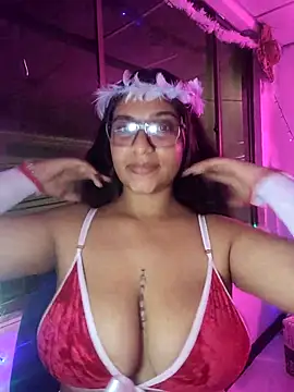 Snapshot of Sofythom1 chatting on December 2024 06:37:02 AM Sofythom1 online show from December 2024 06:37:02 AM