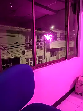 Snapshot of Sofythom1 chatting on February 2025 04:04:01 AM Sofythom1 online show from February 2025 04:04:01 AM