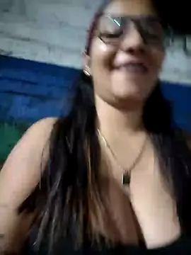 Snapshot of Sofythom1 chatting on February 2025 01:04:02 AM Sofythom1 online show from February 2025 01:04:02 AM