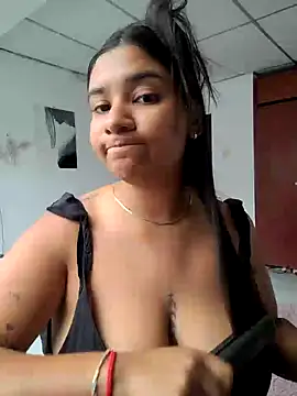 Snapshot of Sofythom1 chatting on February 2025 09:25:02 PM Sofythom1 online show from February 2025 09:25:02 PM