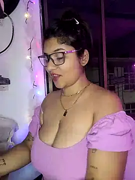 Snapshot of Sofythom1 chatting on February 2025 11:37:01 PM Sofythom1 online show from February 2025 11:37:01 PM