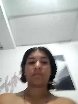 Snapshot of Sofythom1 chatting on September 2025 02:00:02 AM Sofythom1 online show from September 2025 02:00:02 AM