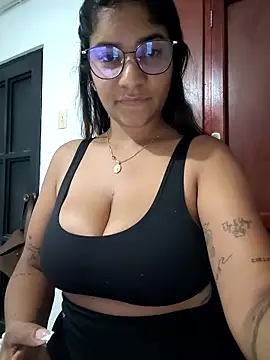 Sofythom1 online show from April 2026 03:18:01 AM