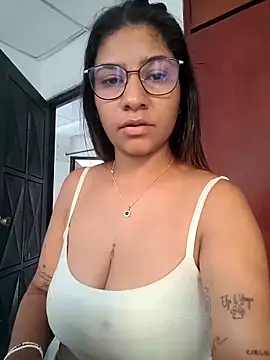 Sofythom1 online show from May 2026 10:37:01 PM
