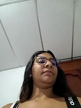 Sofythom1 online show from May 2026 01:58:01 AM