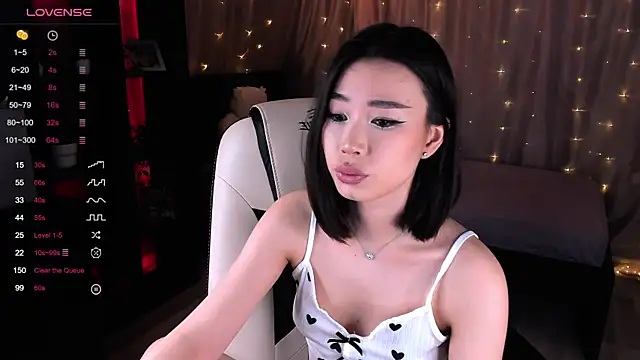 Snapshot of sensualily chatting on February 2025 06:04:01 PM sensualily online show from February 2025 06:04:01 PM