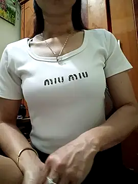 Snapshot of YunLem chatting on March 2025 01:05:01 AM YunLem online show from March 2025 01:05:01 AM