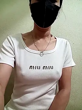 Snapshot of YunLem chatting on March 2025 08:08:01 AM YunLem online show from March 2025 08:08:01 AM