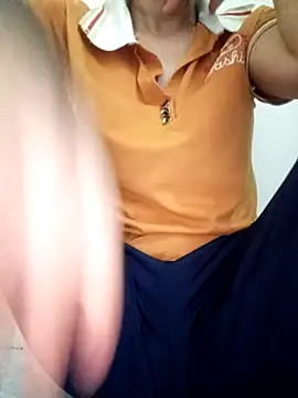 Snapshot of YunLem chatting on September 2025 06:40:01 AM YunLem online show from September 2025 06:40:01 AM