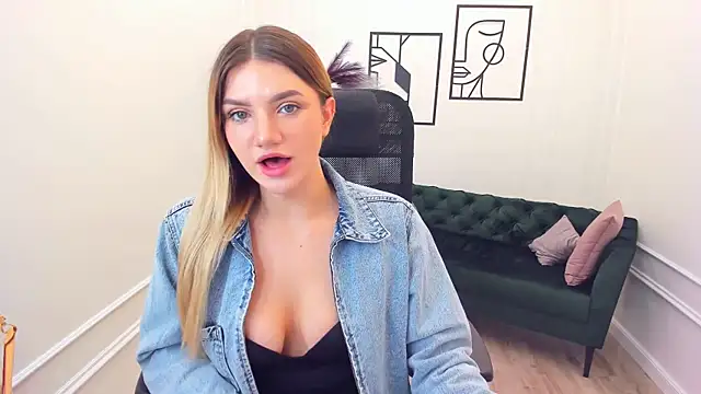 SelenaeMoore online show from October 2025 08:08:02 PM