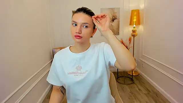 Snapshot of SelenaeMoore chatting on April 2026 03:26:01 AM SelenaeMoore online show from April 2026 03:26:01 AM