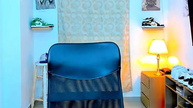 Hazzan Velez online show from December 2024 11:23:02 PM