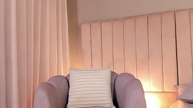 Snapshot of Paulina_Monroy chatting on November 2025 12:31:02 AM Paulina Monroy online show from November 2025 12:31:02 AM