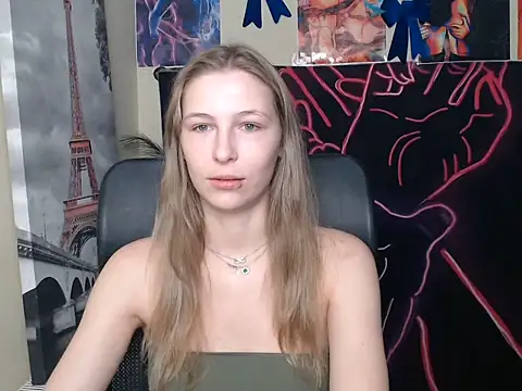 StrangerGi online show from June 2026 06:15:02 AM