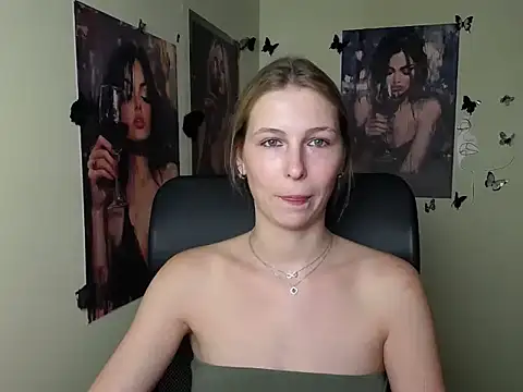 StrangerGi online show from July 2026 11:39:02 AM