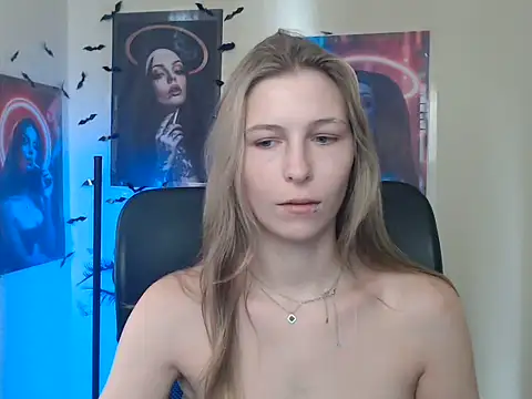 StrangerGi online show from July 2026 06:17:02 AM