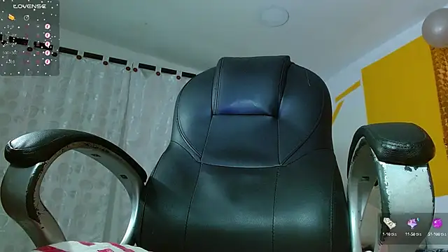 Snapshot of Matthew_Boy_ chatting on January 2025 04:39:02 AM Matthew Boy online show from January 2025 04:39:02 AM