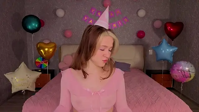 luna cross online show from June 2026 05:25:01 AM