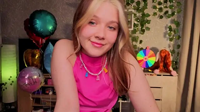 luna cross online show from June 2026 05:00:01 PM