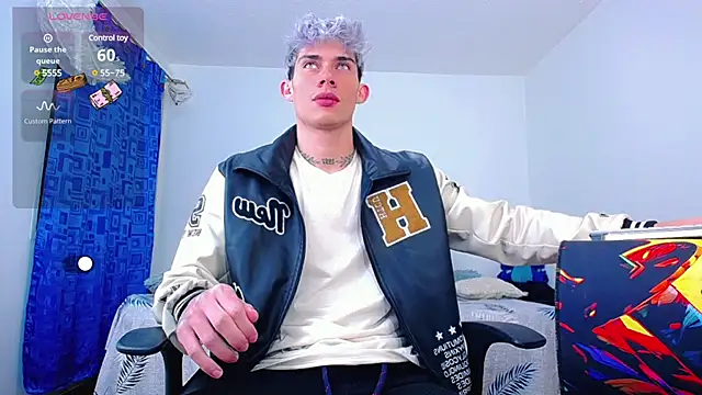 Snapshot of thiagomurphyy chatting on January 2025 04:18:02 AM thiagomurphyy online show from January 2025 04:18:02 AM