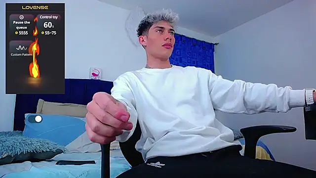 Snapshot of thiagomurphyy chatting on January 2025 03:47:01 AM thiagomurphyy online show from January 2025 03:47:01 AM