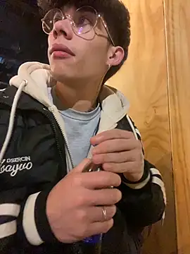 Snapshot of thiagomurphyy chatting on November 2025 01:59:02 AM thiagomurphyy online show from November 2025 01:59:02 AM